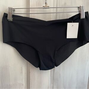 Elita seamless v-waist hipster panty